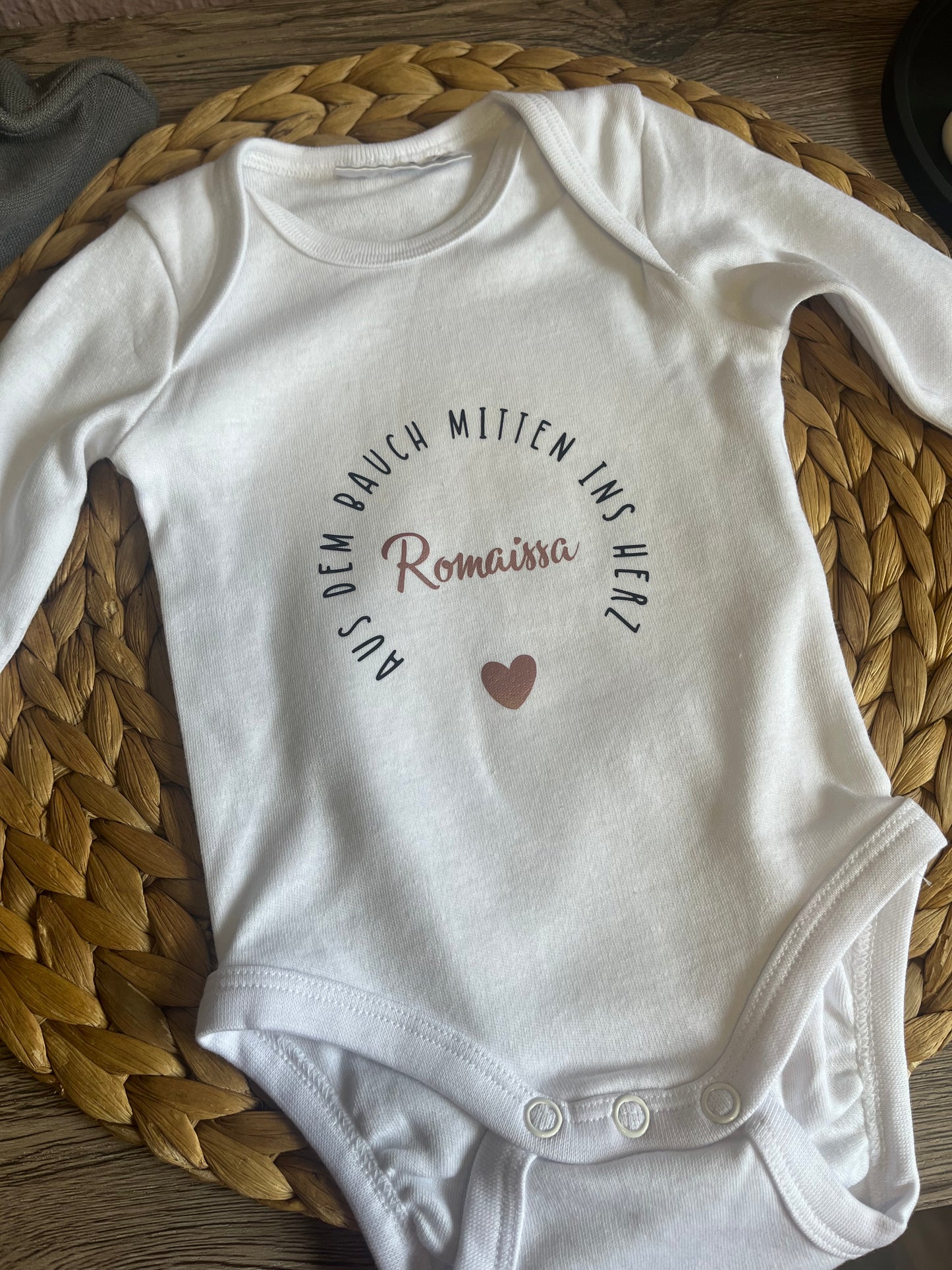 Neugeborenes Babybody personalisiert Gr. 50