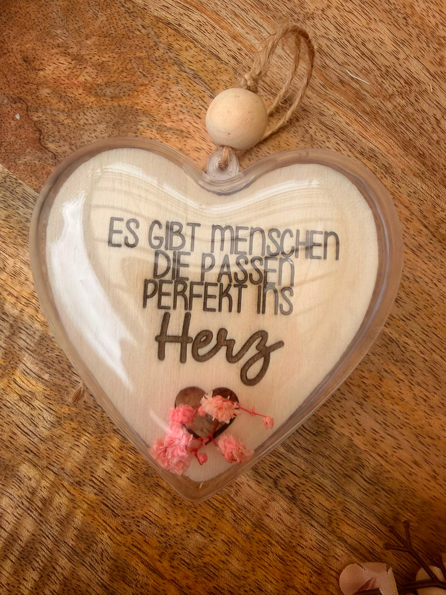 Herzanhänger mit Holzgravur