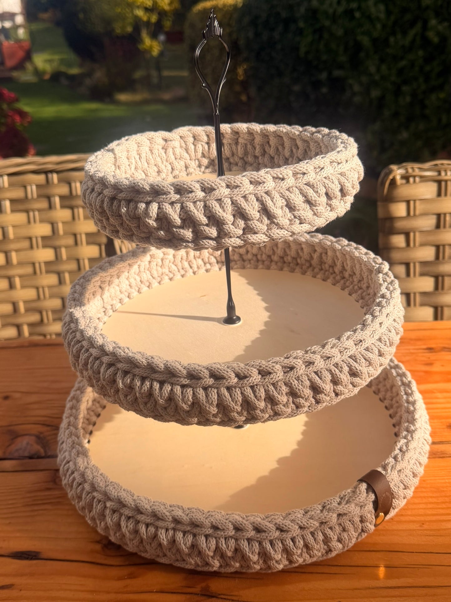 Handgehäkelte 3-stöckige Etagere