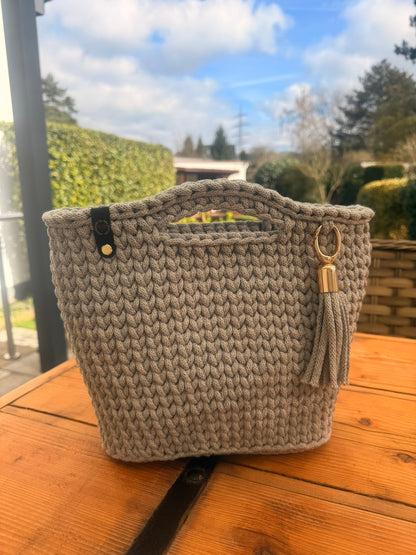 Gehäkelte Tasche Iris