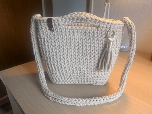 Gehäkelte Tasche Iris